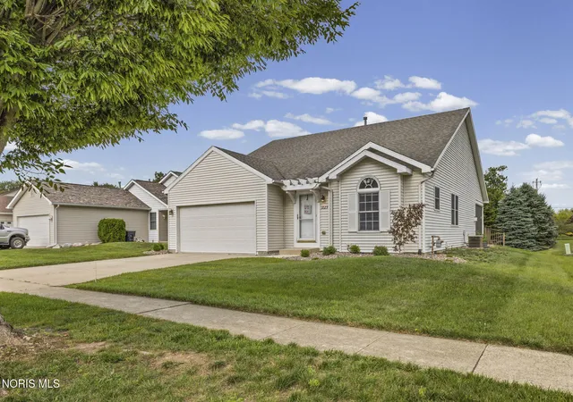 Photo 2 of Single family home for sale at 1029 Anna Ln, Bowling Green, OH 43402 | MLS# 10011221 | Listing updated on 2026-08-08