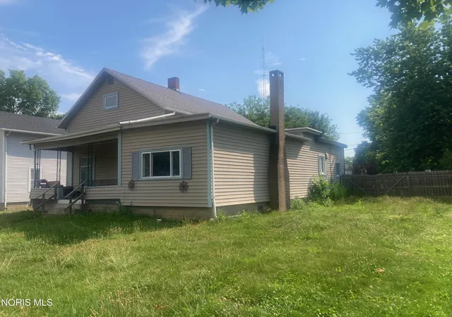 Photo 3 of Sale Pending at 245 Vine St, Wauseon, OH 43567 | MLS# 10011041 | Listing updated on 2026-08-21