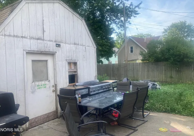 Photo 4 of Sale Pending at 245 Vine St, Wauseon, OH 43567 | MLS# 10011041 | Listing updated on 2026-08-21
