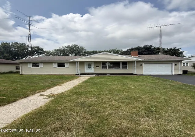 Photo 1 of Single family home for sale at 1920 Del Monte Dr, Findlay, OH 45840 | MLS# 10011146 | Listing updated on 2026-09-03
