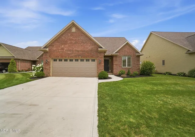 Photo 3 of Single family home for sale at 1543 Winterwood Ct, Bowling Green, OH 43402 | MLS# 10011252 | Listing updated on 2026-08-19