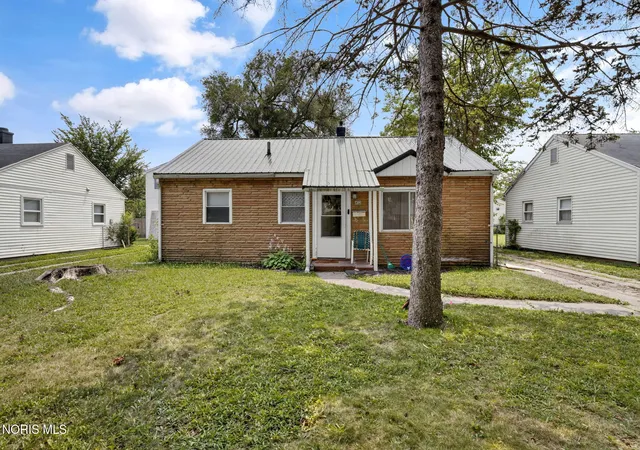 Photo 1 of Single family home for sale at 415 Mayfair Blvd, Toledo, OH 43612 | MLS# 10011086 | Listing updated on 2026-08-20