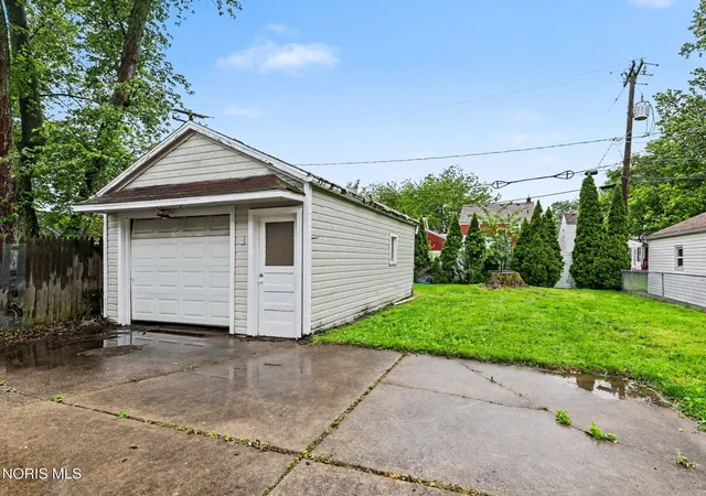 Photo 4 of Single family home for sale at 3439 Rushland Ave, Toledo, OH 43606 | MLS# 10011067 | Listing updated on 2026-09-10