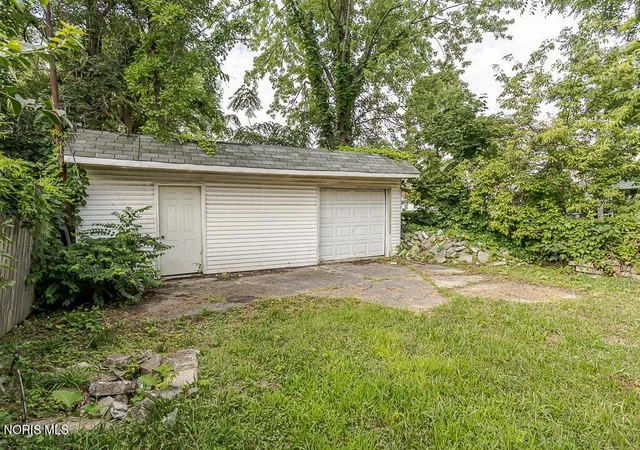 Photo 3 of Single family home for sale at 432 Arcadia Ave, Toledo, OH 43610 | MLS# 10011134 | Listing updated on 2026-09-18