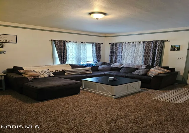 Photo 2 of Sale Pending at 2033 South Ave, Toledo, OH 43609 | MLS# 10011072 | Listing updated on 2026-08-30