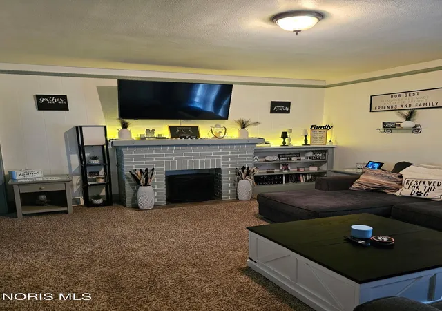 Photo 3 of Sale Pending at 2033 South Ave, Toledo, OH 43609 | MLS# 10011072 | Listing updated on 2026-08-30