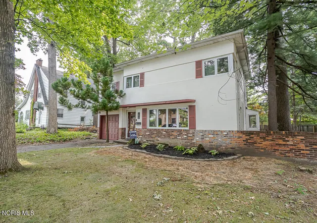 Photo 2 of Single family home for sale at 3470 Goddard Rd, Toledo, OH 43606 | MLS# 10011114 | Listing updated on 2026-08-28