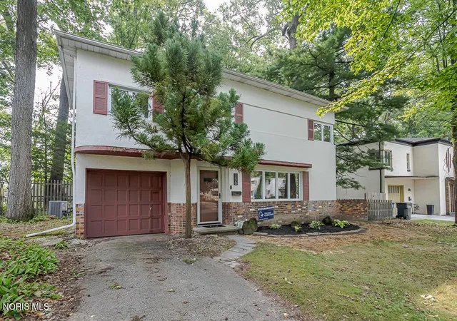 Photo 3 of Single family home for sale at 3470 Goddard Rd, Toledo, OH 43606 | MLS# 10011114 | Listing updated on 2026-08-28