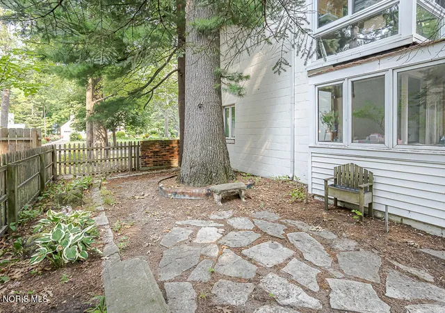 Photo 3 of Single family home for sale at 3470 Goddard Rd, Toledo, OH 43606 | MLS# 10011114 | Listing updated on 2026-08-28