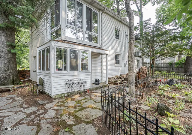Photo 4 of Single family home for sale at 3470 Goddard Rd, Toledo, OH 43606 | MLS# 10011114 | Listing updated on 2026-08-28