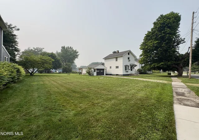 42nd image of 208 Lawrence St, Bellevue, OH 44811 | MLS# 10011090