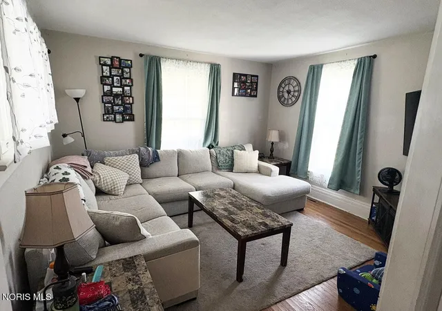 Photo 3 of Single family home for sale at 209 Shinkle St, Findlay, OH 45840 | MLS# 10011124 | Listing updated on 2026-08-20