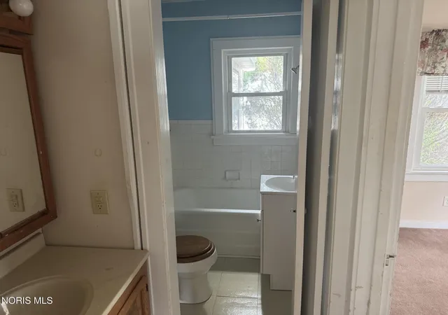 image of 847 Walnut St, Perrysburg, OH 43551 | MLS# 10011200