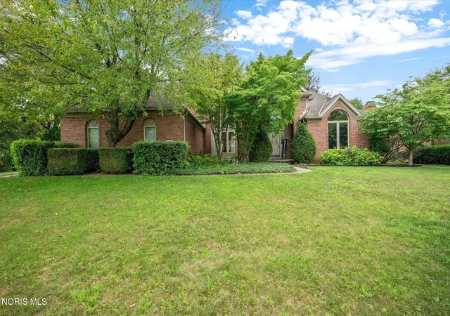 Photo 1 of Single family home for sale at 7649 Pebble Crk Dr, Maumee, OH 43537 | MLS# 10011151 | Listing updated on 2026-09-13