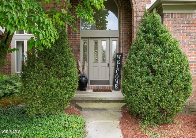 Photo 3 of Single family home for sale at 7649 Pebble Crk Dr, Maumee, OH 43537 | MLS# 10011151 | Listing updated on 2026-09-13