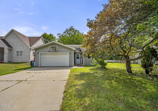 Photo 1 of Single family home for sale at 5744 Roan Rd, Sylvania, OH 43560 | MLS# 10011150 | Listing updated on 2026-09-14
