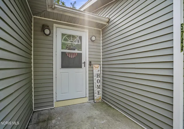 Photo 3 of Single family home for sale at 5744 Roan Rd, Sylvania, OH 43560 | MLS# 10011150 | Listing updated on 2026-09-14