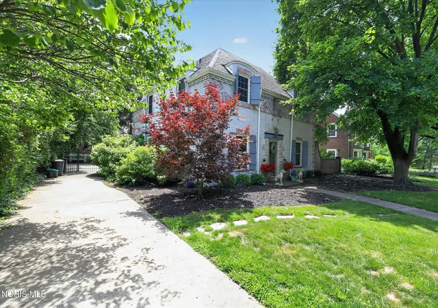Photo 3 of Single family home for sale at 2228 Orchard Rd, Ottawa Hills, OH 43606 | MLS# 10011187 | Listing updated on 2026-07-29