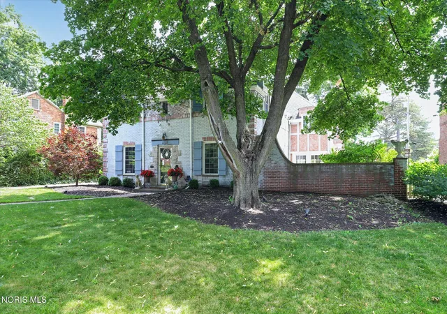 Photo 4 of Single family home for sale at 2228 Orchard Rd, Ottawa Hills, OH 43606 | MLS# 10011187 | Listing updated on 2026-07-29