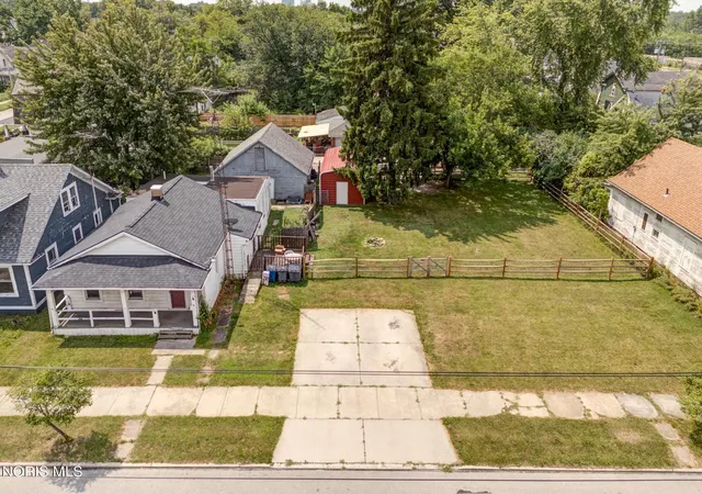 Photo 1 of Single family home for sale at 709 Chicago St, Toledo, OH 43611 | MLS# 10011141 | Listing updated on 2026-08-31