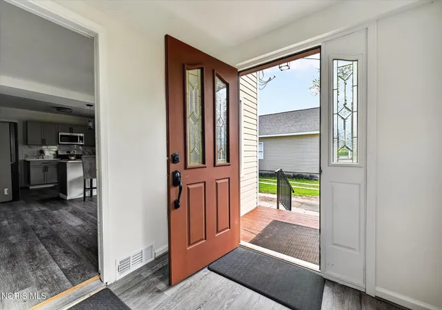 Photo 3 of Single family home for sale at 5704 Webster Rd, Sylvania, OH 43560 | MLS# 10011279 | Listing updated on 2026-09-08