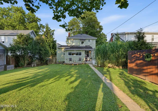 Photo 2 of Single family home for sale at 224 Hedges St, Tiffin, OH 44883 | MLS# 10011170 | Listing updated on 2026-09-03