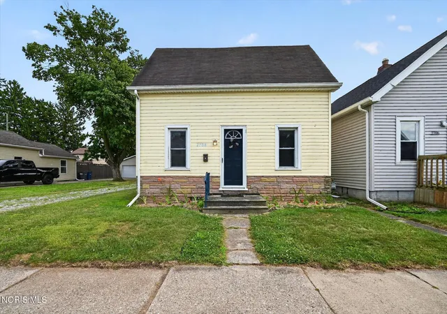 Photo 2 of Single family home for sale at 2708 122nd Street, Toledo, OH 43611 | MLS# 10011158 | Listing updated on 2026-07-30