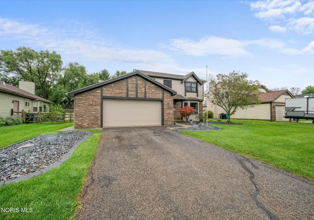 2nd image of 3518 Lynnbrooke Ln, Oregon, OH 43616 | MLS# 10011157
