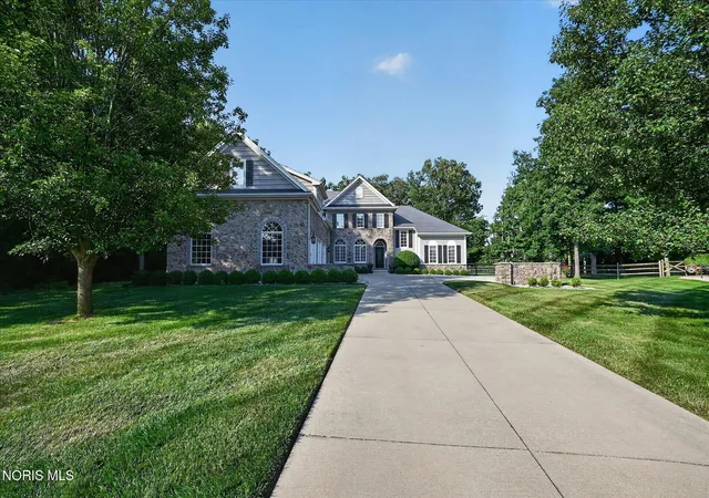 2nd image of 5948 Snowlight Ct, Sylvania, OH 43560 | MLS# 10011159