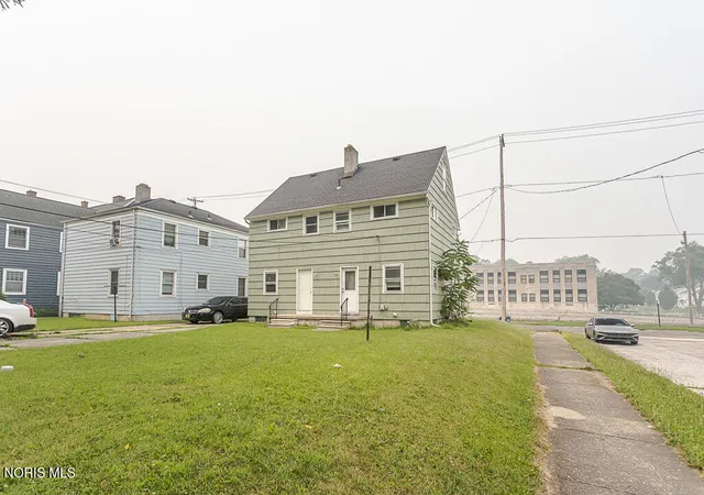 Photo 3 of Multi family home for sale at 4566 N Haven Ave, Toledo, OH 43612 | MLS# 10011226 | Listing updated on 2026-08-05