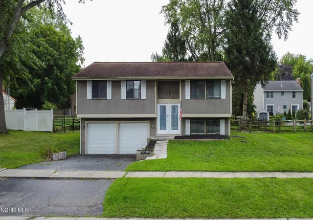 2nd image of 6715 Denbridge Dr, Sylvania, OH 43560 | MLS# 10011236
