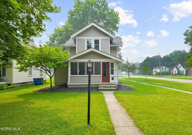 Photo 3 of Single family home for sale at 242 W 7th Street, Perrysburg, OH 43551 | MLS# 10011197 | Listing updated on 2026-09-08