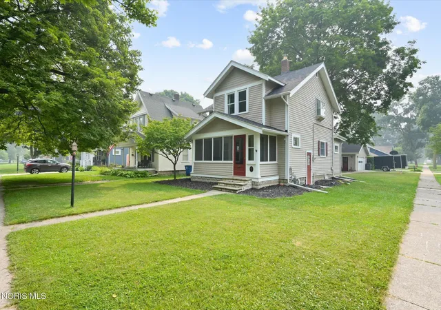Photo 3 of Single family home for sale at 242 W 7th Street, Perrysburg, OH 43551 | MLS# 10011197 | Listing updated on 2026-09-08