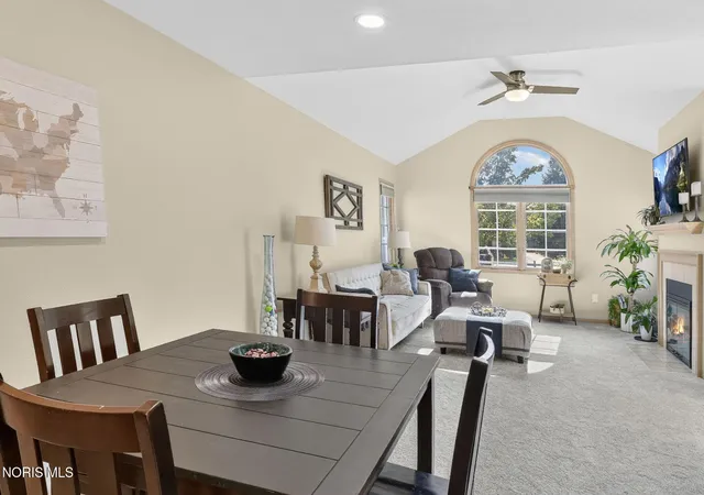 Listing Photo 4 - Condo for sale in building located at 104 Turnbury Ln, Perrysburg, OH 43551