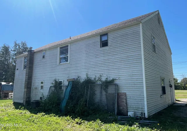 Listing Photo 2 - Condo for sale in building located at 15567 County Rd D50, Bryan, OH 43506