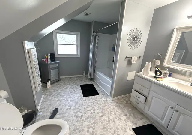 Photo 4 of Single family home for sale at 2608 Foraker Ave, Toledo, OH 43609 | MLS# 10011326 | Listing updated on 2026-10-26