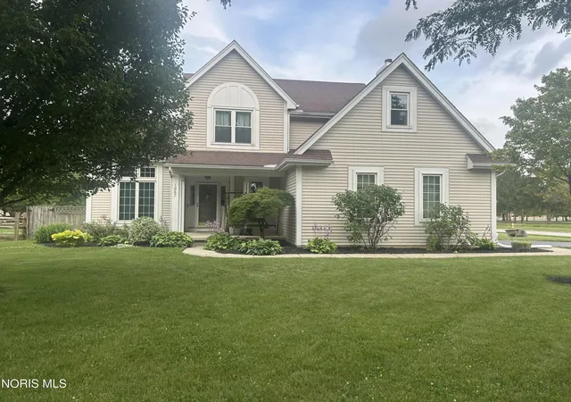 1st image of 1067 Hunters Run Rd, Perrysburg, OH 43551 | MLS# 10011305