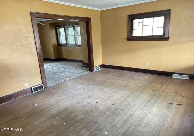 Photo 3 of Sale Pending at 544 E Hudson St, Toledo, OH 43608 | MLS# 10011230 | Listing updated on 2026-08-28