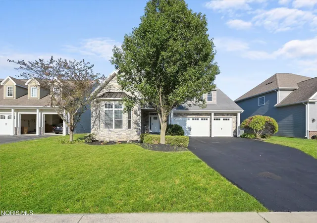 3rd image of 5900 Walnut Springs Blvd, Sylvania, OH 43560 | MLS# 10011233