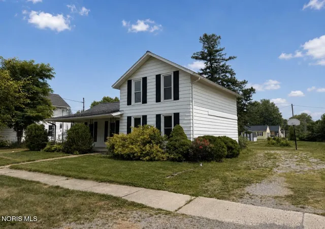 Photo 1 of Single family home for sale at 712 Daggett Ave, Napoleon, OH 43545 | MLS# 10011238 | Listing updated on 2026-09-29