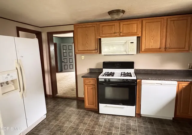 Photo 3 of Single family home for sale at 712 Daggett Ave, Napoleon, OH 43545 | MLS# 10011238 | Listing updated on 2026-09-29