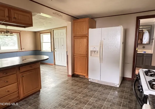 Photo 4 of Single family home for sale at 712 Daggett Ave, Napoleon, OH 43545 | MLS# 10011238 | Listing updated on 2026-09-29