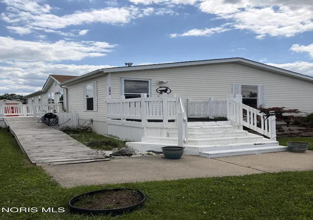 4th image of 27484 Oregon Rd #242, Perrysburg, OH 43551 | MLS# 10011274