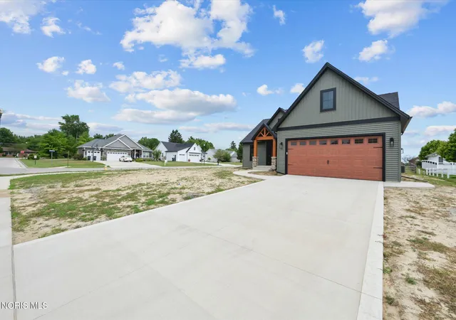 Photo 3 of Single family home for sale at 101 Ashberry Way, Swanton, OH 43558 | MLS# 10011264 | Listing updated on 2026-09-08