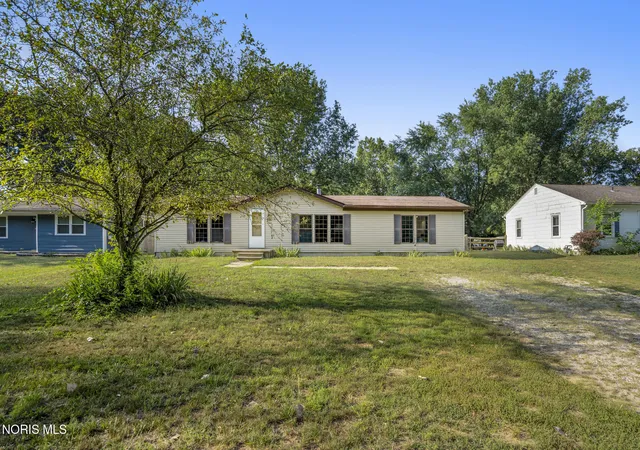 Photo 2 of Single family home for sale at 7627 Covert Rd, Toledo, OH 43617 | MLS# 10011387 | Listing updated on 2026-09-01