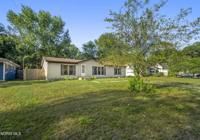 Photo 2 of Single family home for sale at 7627 Covert Rd, Toledo, OH 43617 | MLS# 10011387 | Listing updated on 2026-09-01