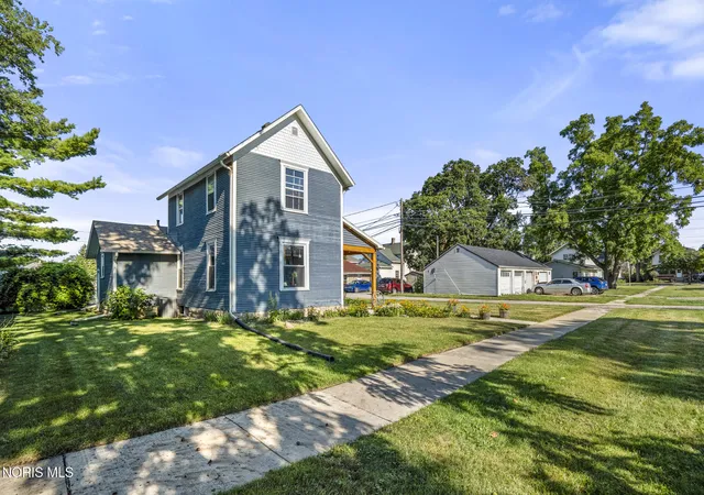 Photo 3 of Single family home for sale at 104 Jefferson St, Delta, OH 43515 | MLS# 10011759 | Listing updated on 2026-08-28
