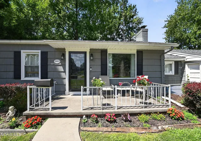 2nd image of 5903 Davida Dr, Toledo, OH 43612 | MLS# 10011340