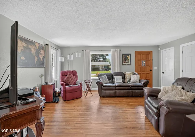 4th image of 5903 Davida Dr, Toledo, OH 43612 | MLS# 10011340