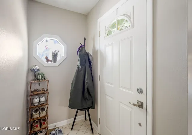 Photo 4 of Sale Pending at 2048 Mayport Dr, Toledo, OH 43611 | MLS# 10011284 | Listing updated on 2026-09-23